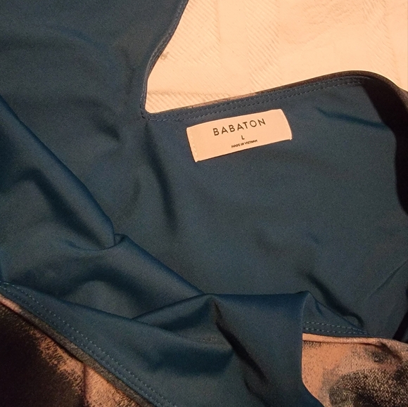 Babaton V neck Bodysuit - Picture 3 of 5